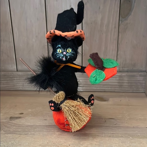 Annalee Witch Cat “Midnight Ride Kitty” Pumpkin Broom Hat - Picture 1 of 11